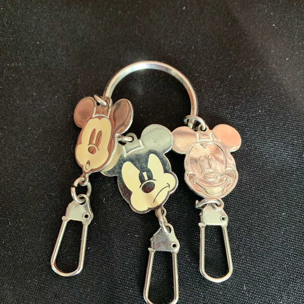 Vintage Disney Metal Key Chain White/Silver  3 Emotion Mickey Head Faces Charms
